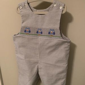 Gray and white smocked longall